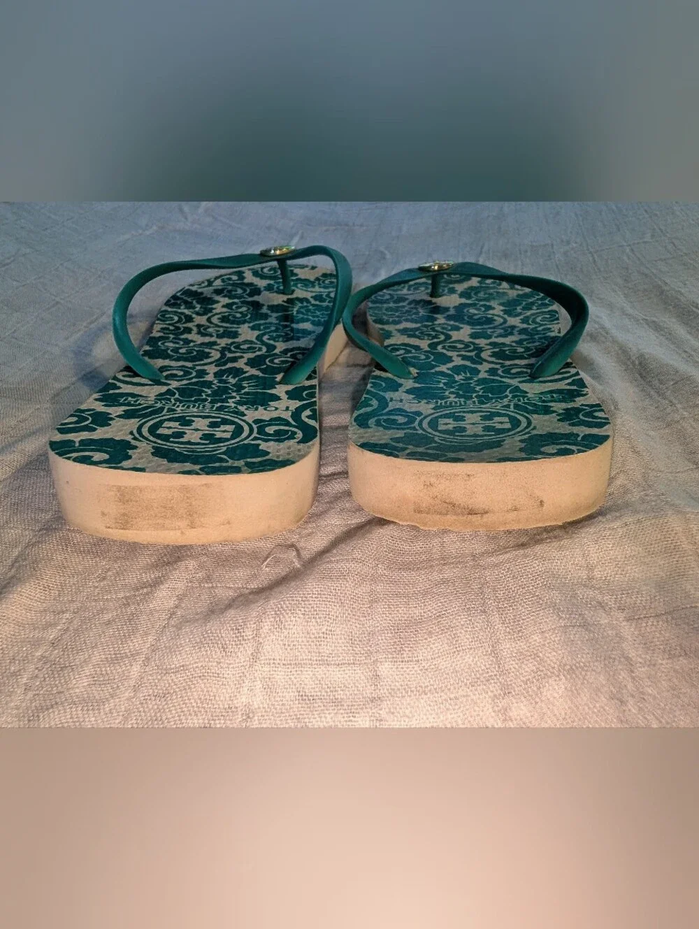 Tory Burch Logo Teal & Cream Rubber  Flip Flops Shoes sz 9-10 Cute Logo